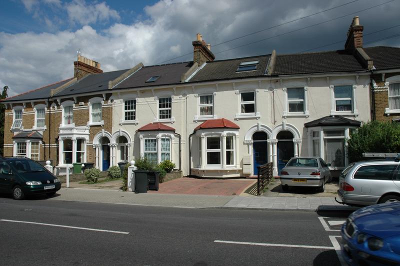 Flat Cranston Road in Greater London
