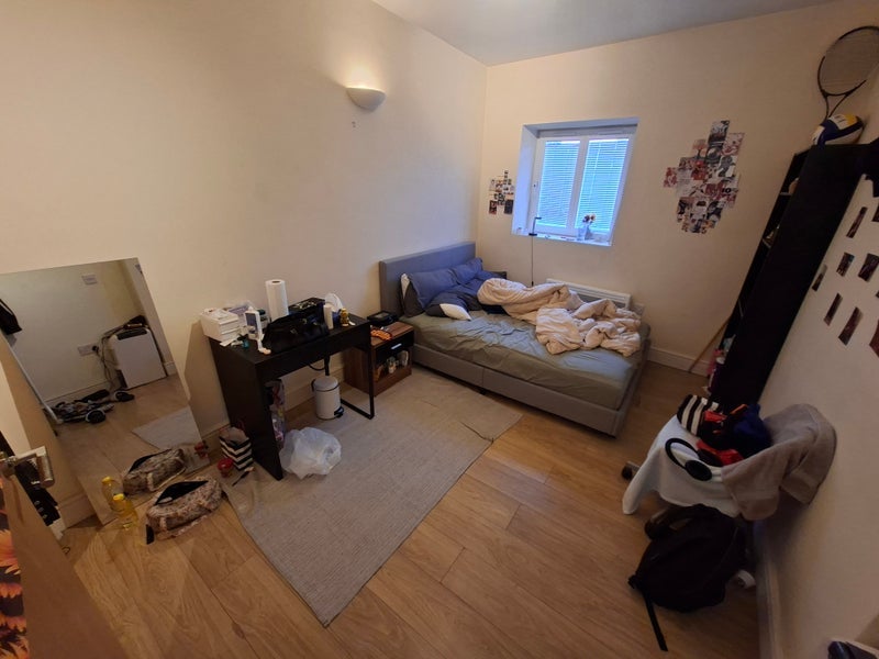 Room Russell Street in Cardiff