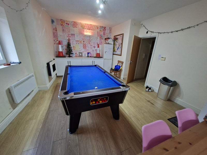 Room Russell Street in Cardiff