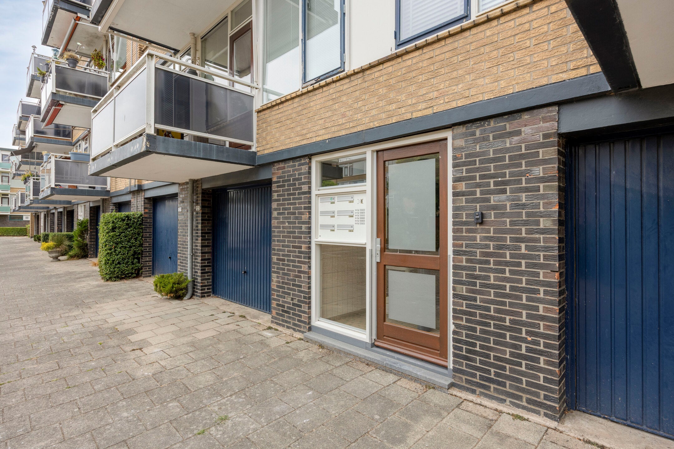 Appartement te koop: Van Anrooystraat 127, Ridderkerk