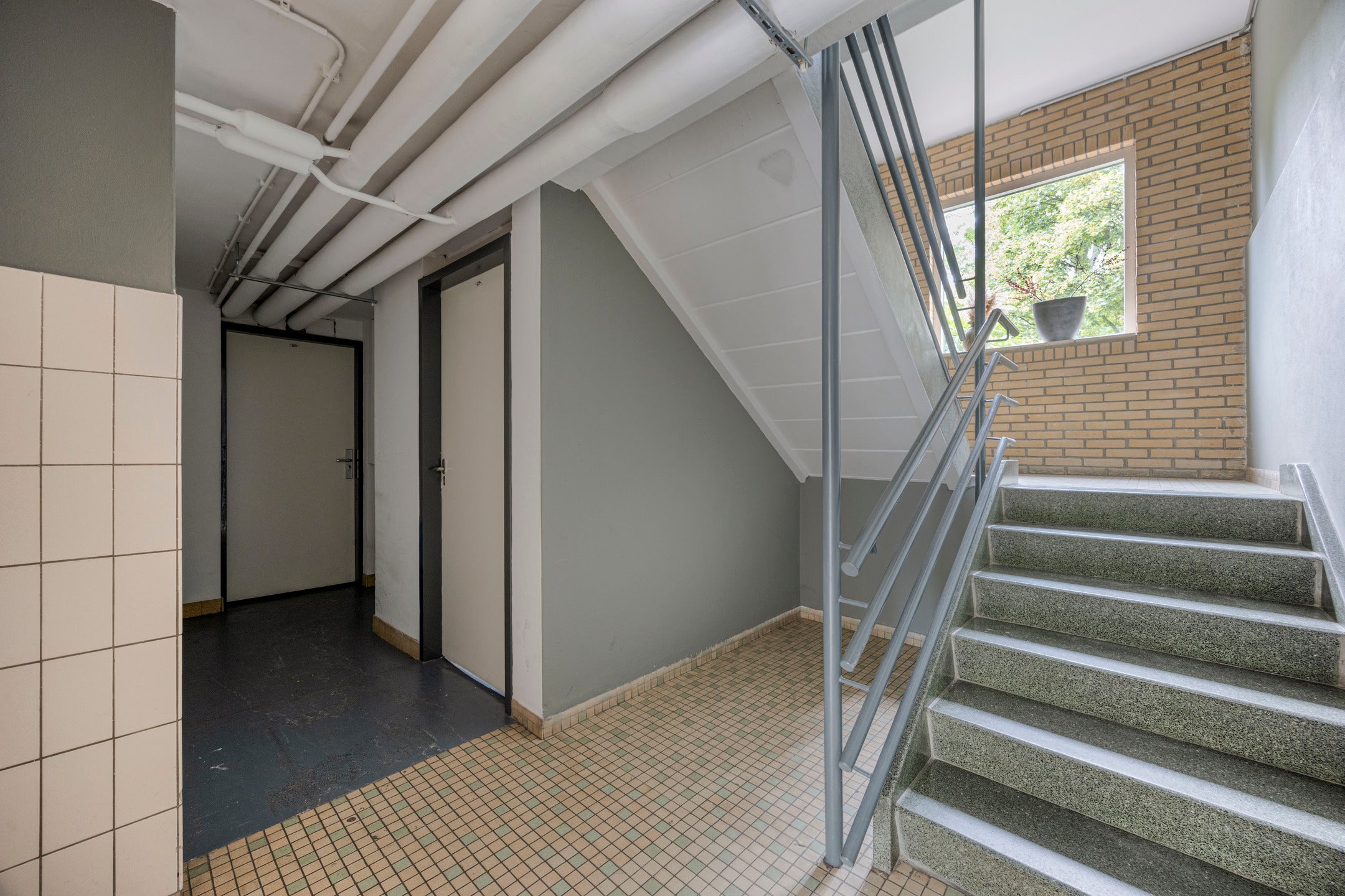 Appartement te koop: Van Anrooystraat 127, Ridderkerk