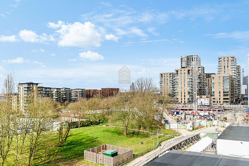 Flat Townsend Road in Greater London