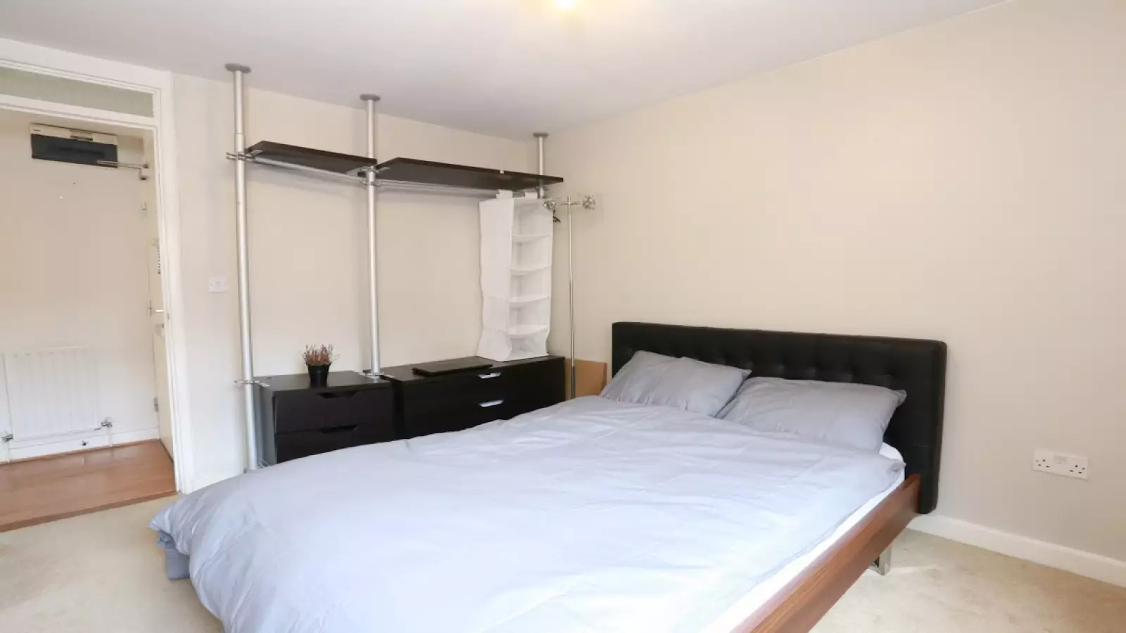 Flat Denmark Place in Greater London