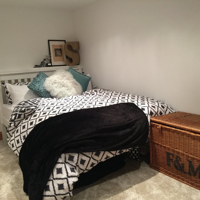 Room Delafield Road in Greater London