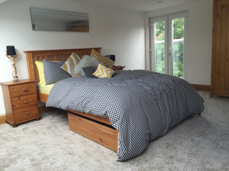 Room Delafield Road in Greater London