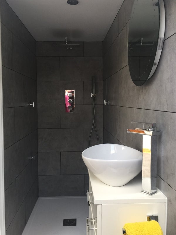 Room Delafield Road in Greater London