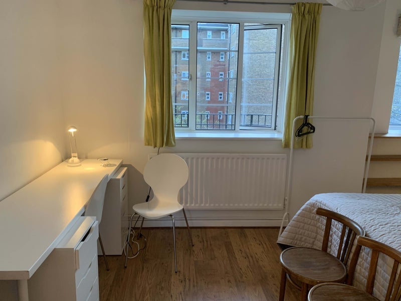 Flat Fanshaw Street in Greater London