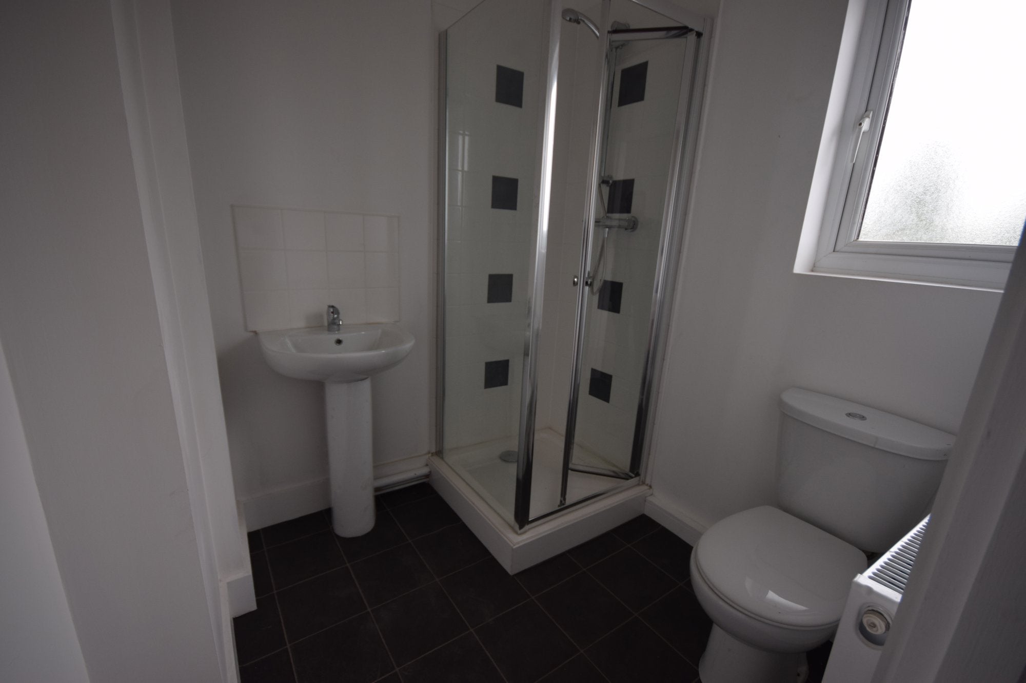 Flat Neasden Lane North in Greater London