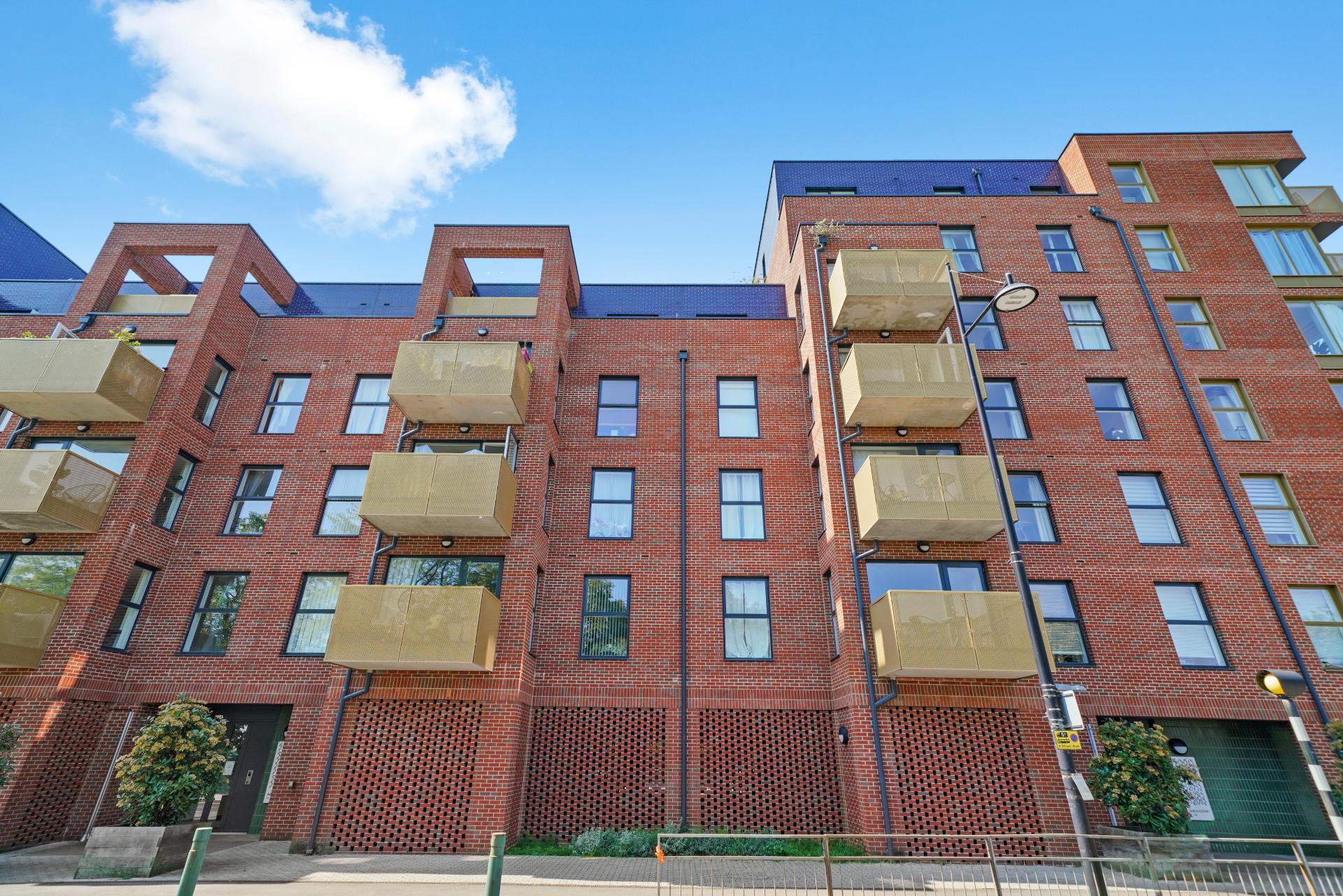 Flat Erith High Street in Greater London