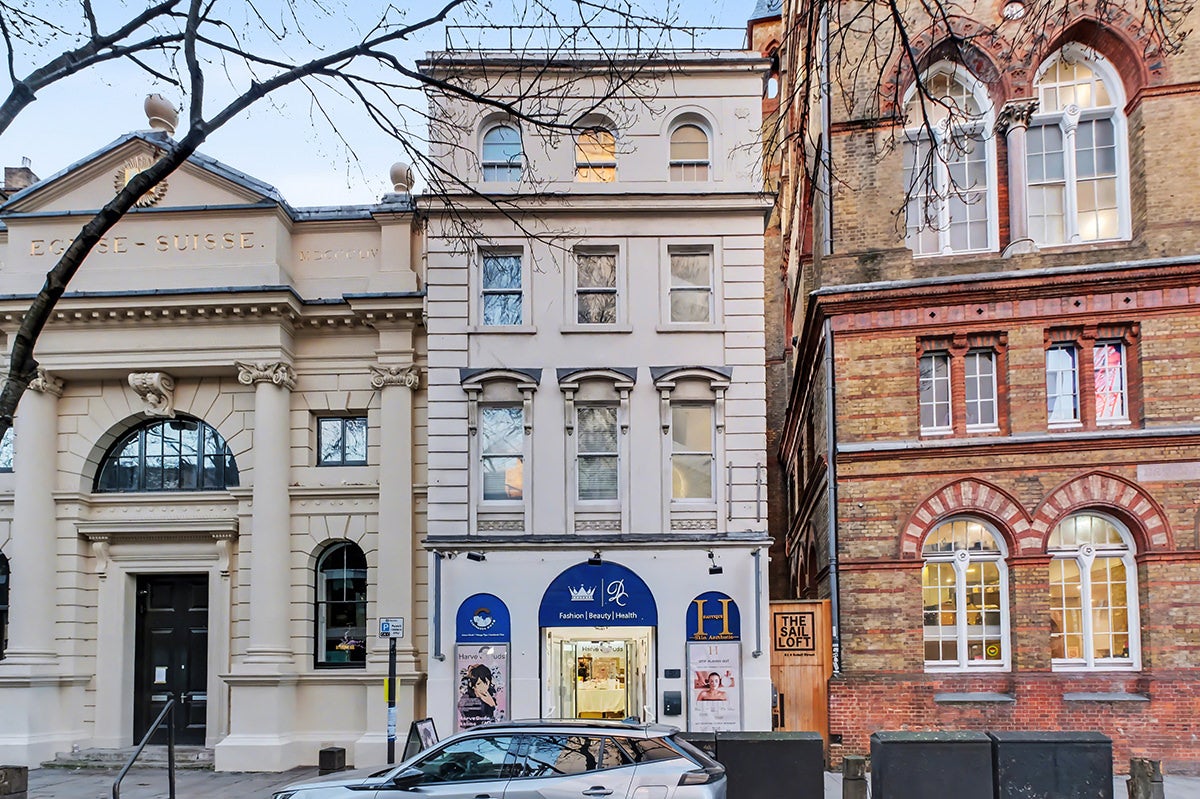 Flat Drury Lane in Greater London