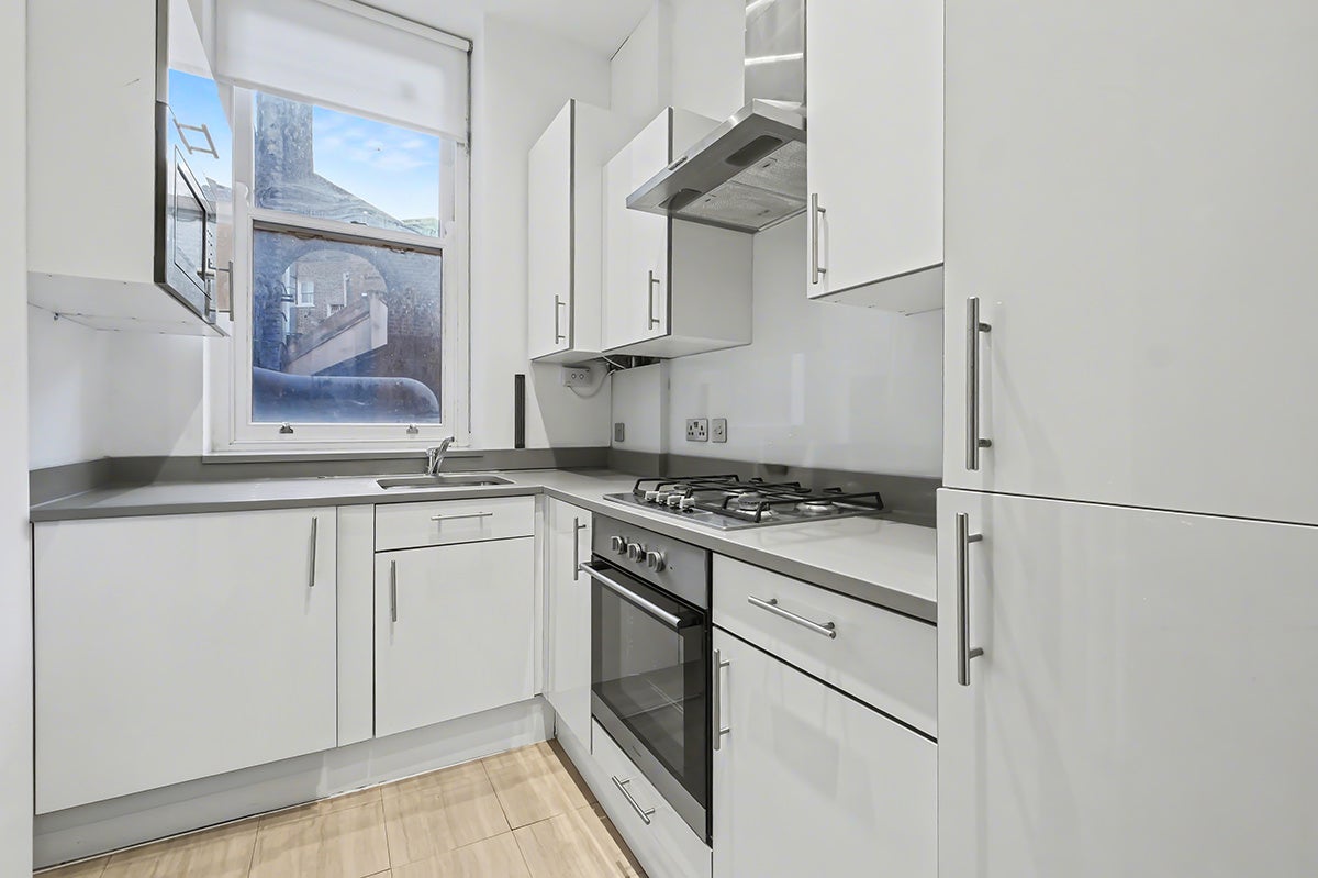 Flat Drury Lane in Greater London