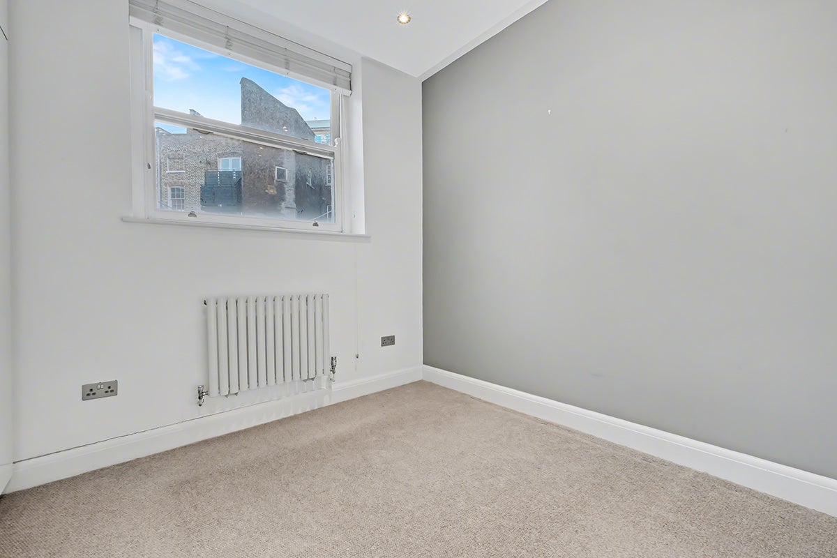 Flat Drury Lane in Greater London