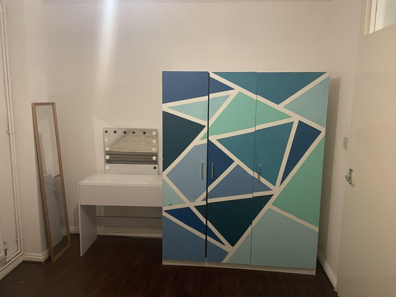 Room Thomas Dinwiddy Road in Greater London