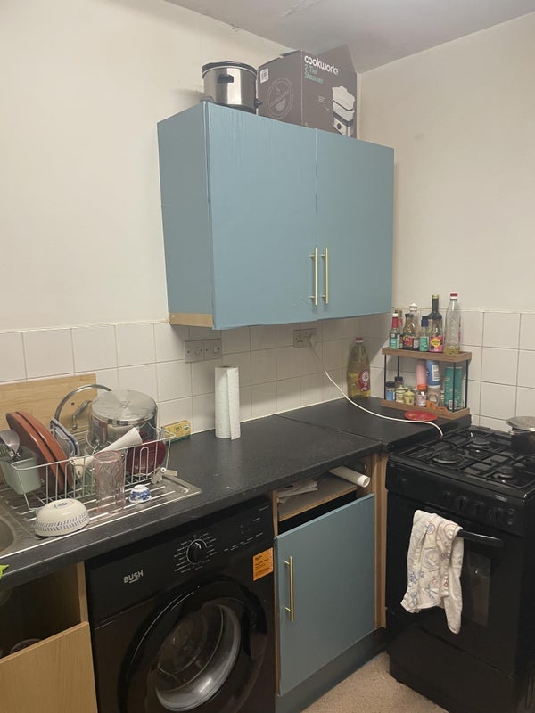 Room Thomas Dinwiddy Road in Greater London