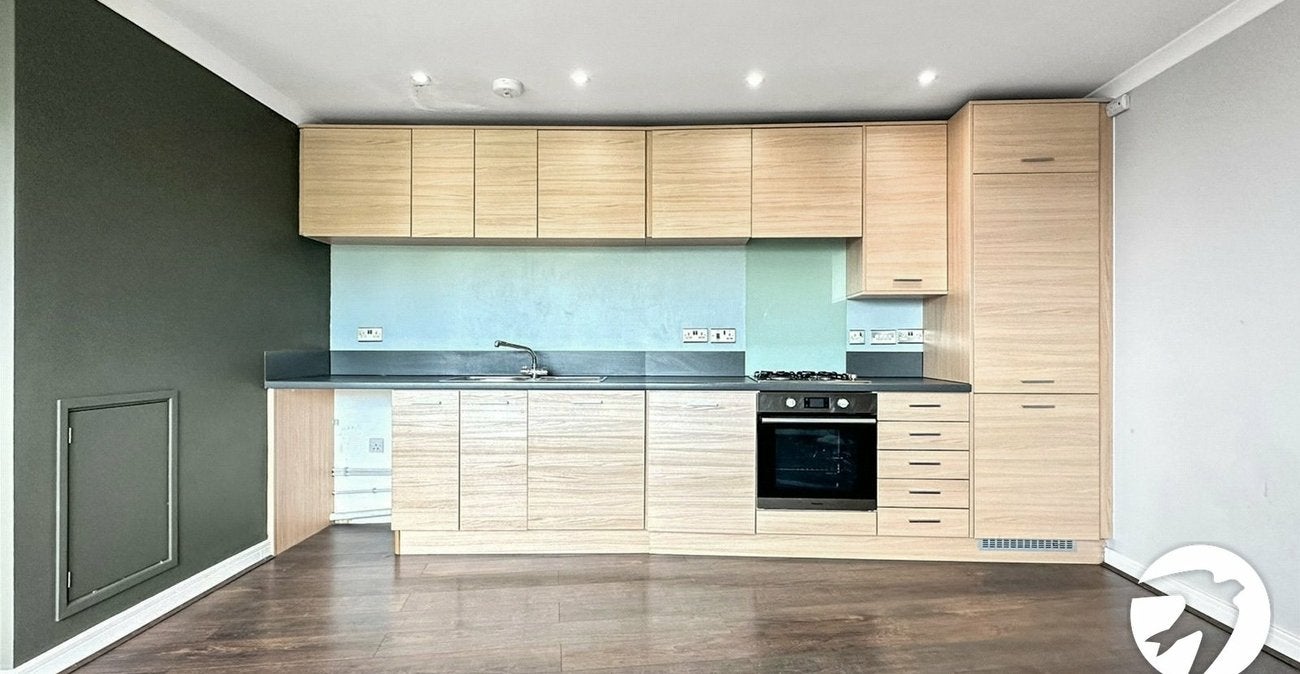 Flat Waterstone Way in Dartford