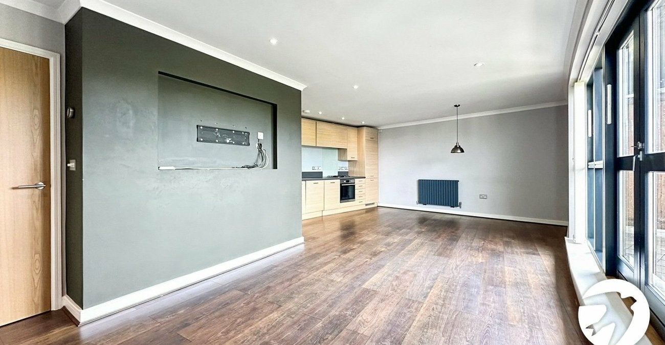 Flat Waterstone Way in Dartford