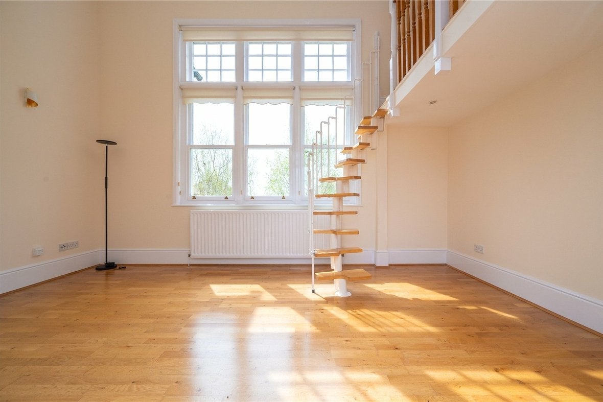 Flat Newmarket Court in St Albans