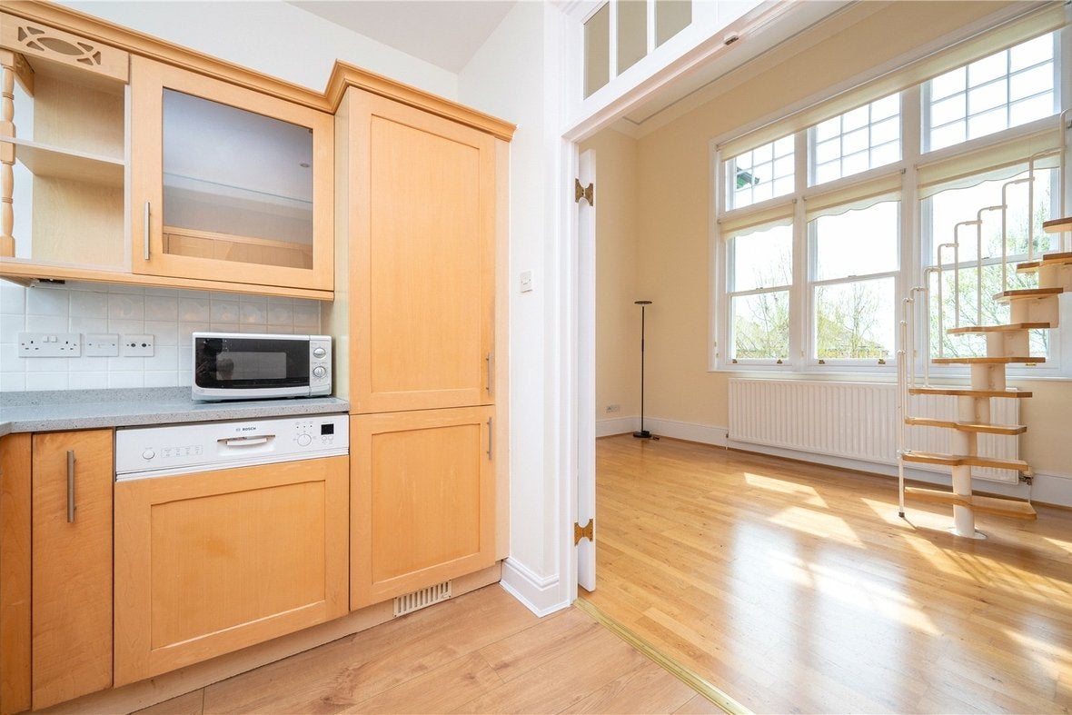 Flat Newmarket Court in St Albans