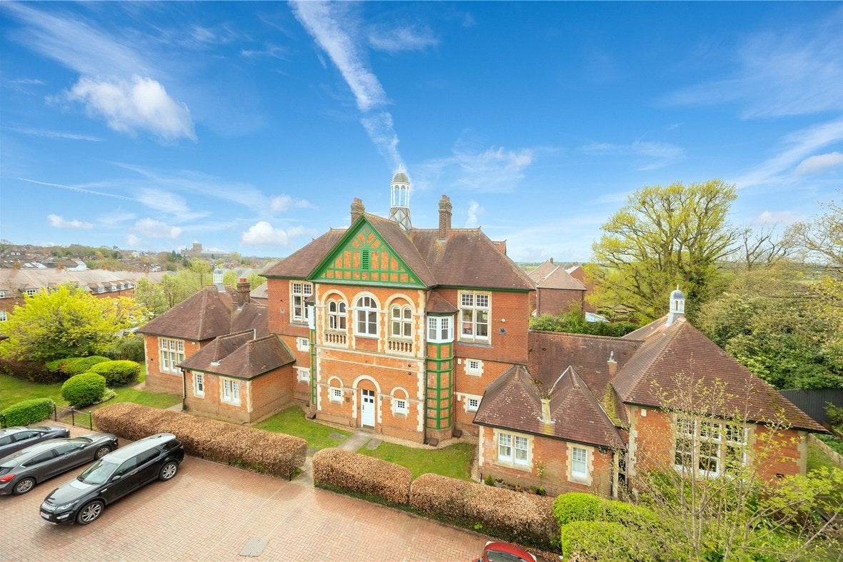 Flat Newmarket Court in St Albans