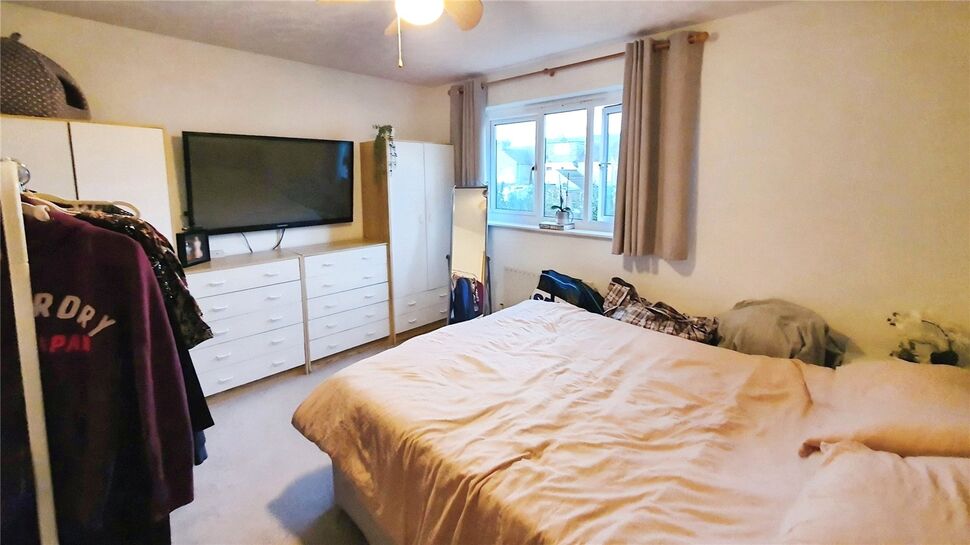 House Nore Close in Borough of Swale