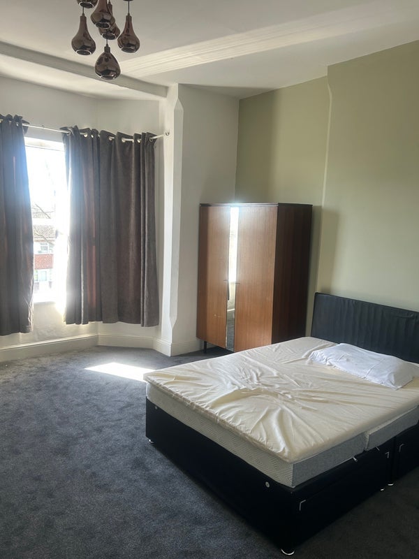 Room Highbury Road in Nottingham