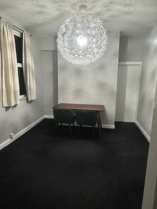 Room Highbury Road in Nottingham