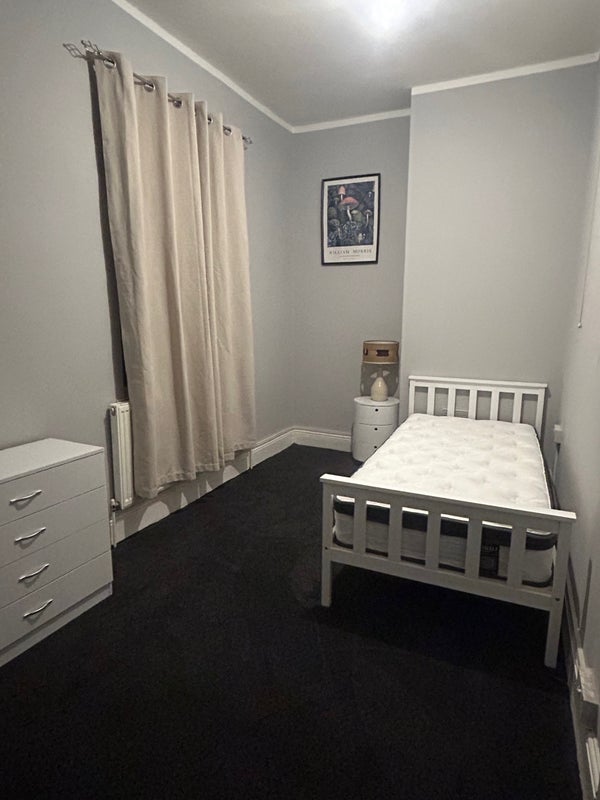 Room Highbury Road in Nottingham