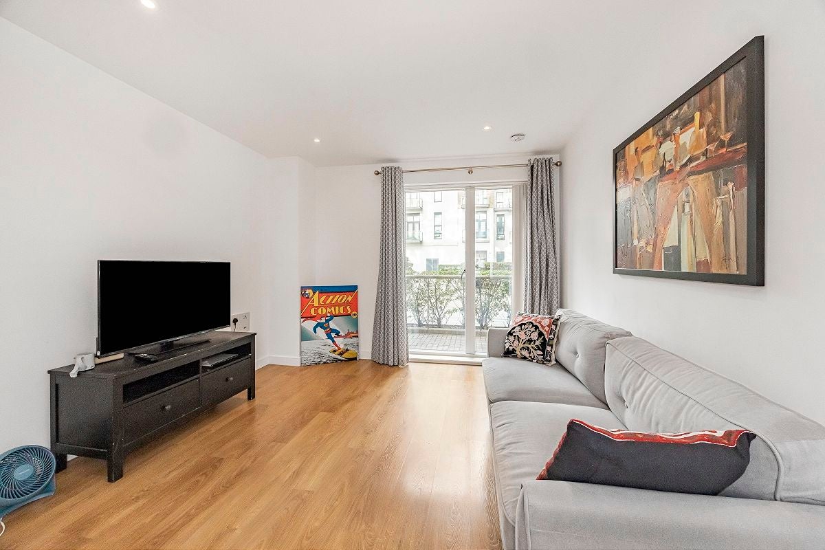 Flat Seven Sea Gardens in Greater London