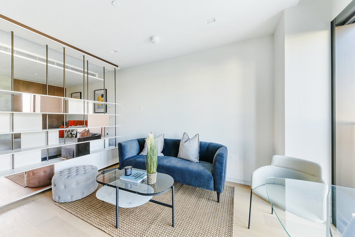Flat Southbank in Greater London