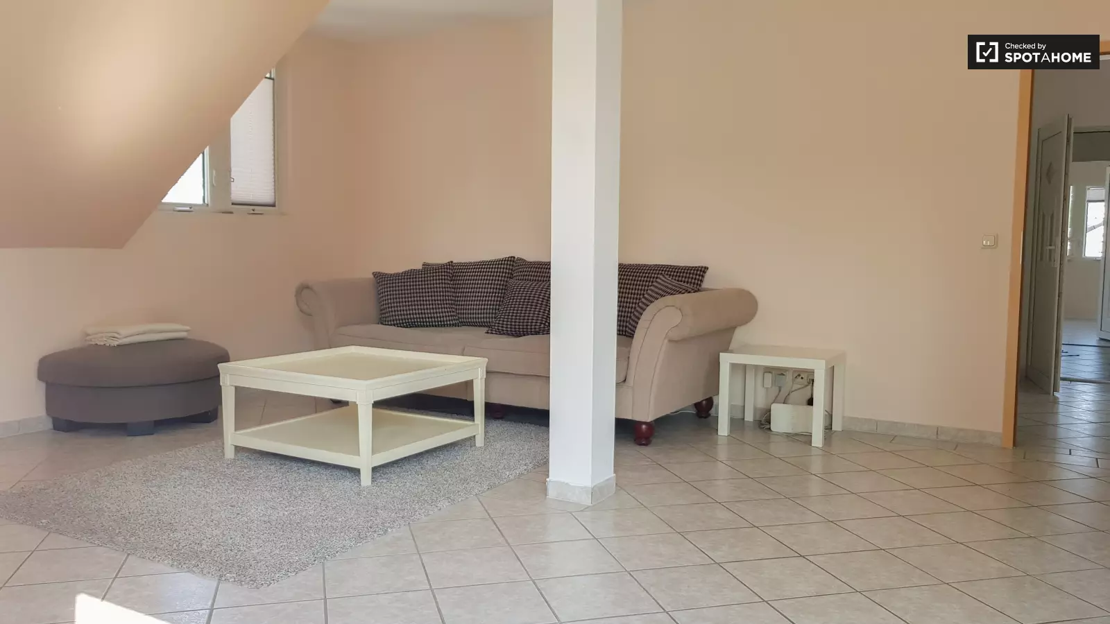 Wohnung Wehrmathen in Schönefeld