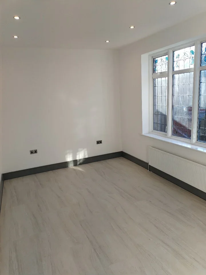 Flat Westergate Road in Greater London