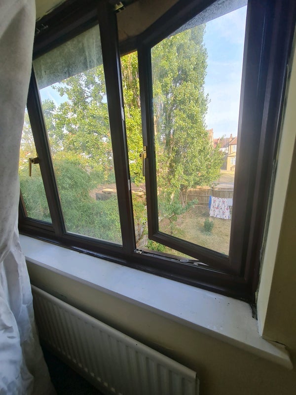 Room Winterbourne Road in Greater London