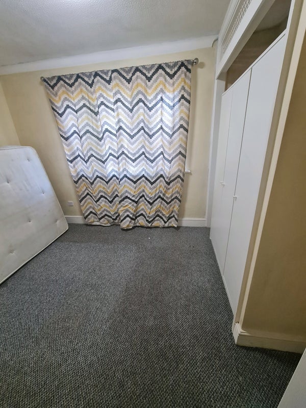 Room Winterbourne Road in Greater London