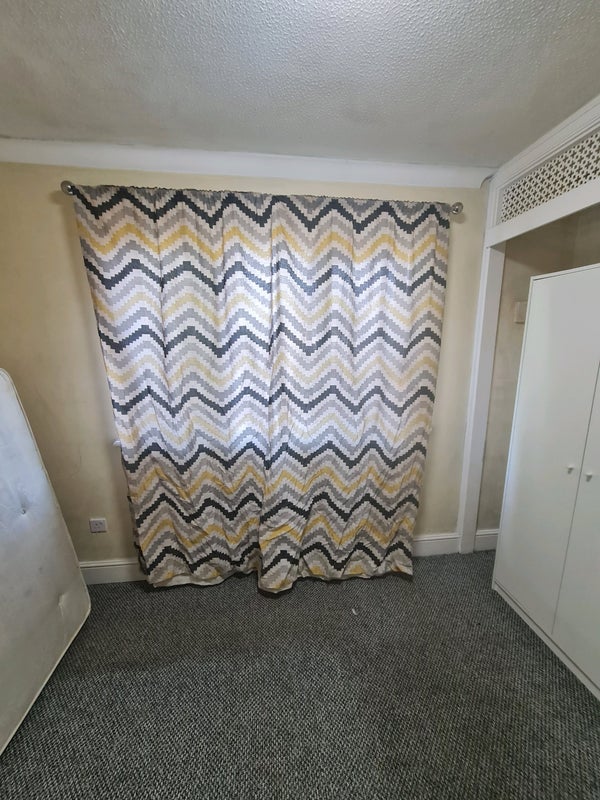 Room Winterbourne Road in Greater London
