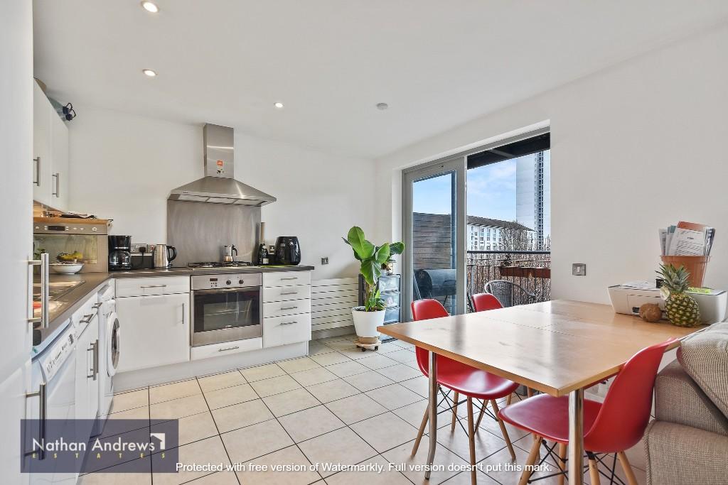 Flat Clement Close in London