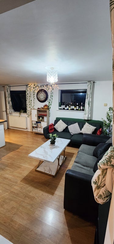 Room Aberfeldy Street in Greater London