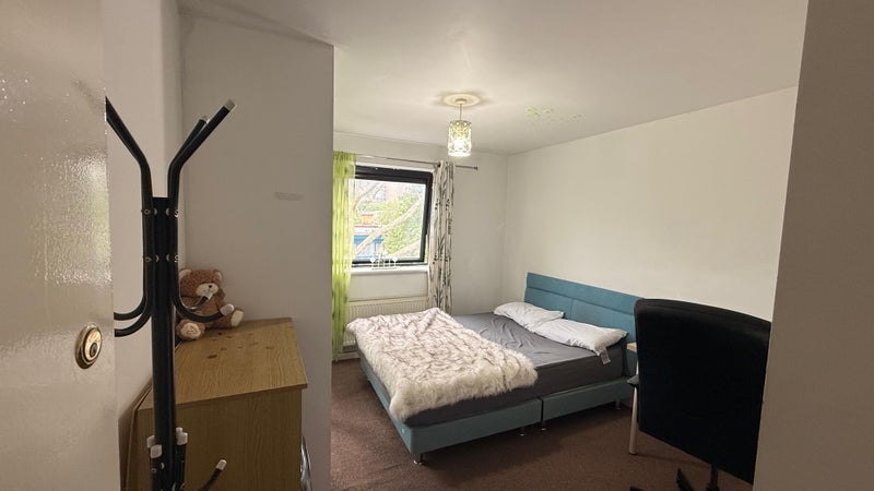 Room Aberfeldy Street in Greater London