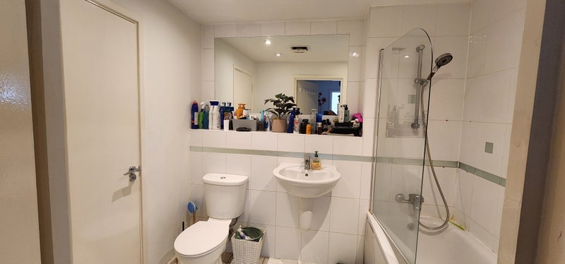 Room Aberfeldy Street in Greater London