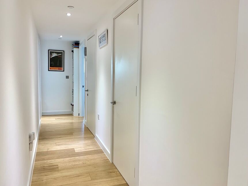 Flat Ocean Way in Southampton