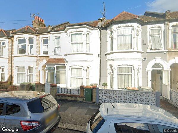 Flat Wyatt Road in Greater London