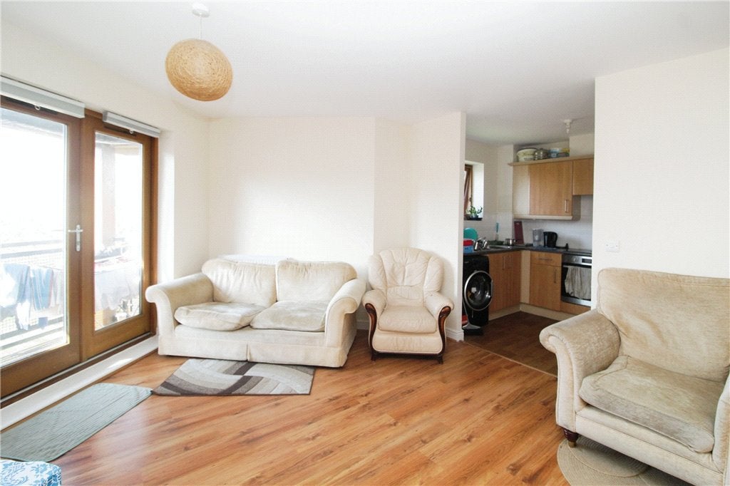 Flat Clarke Close in Greater London