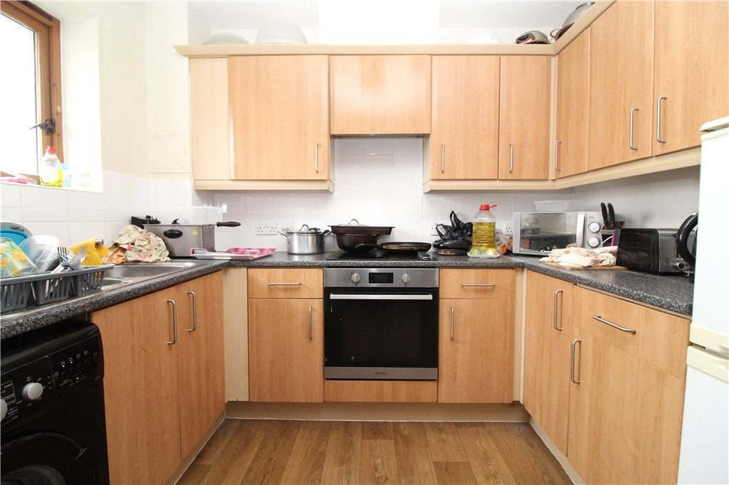Flat Clarke Close in Greater London