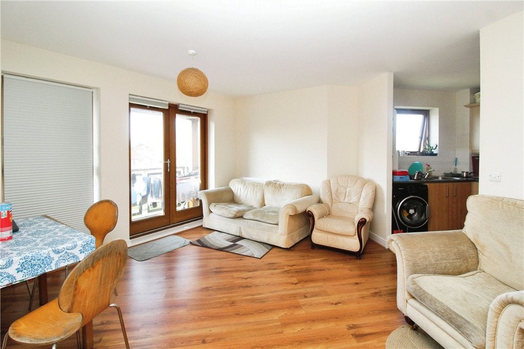 Flat Clarke Close in Greater London