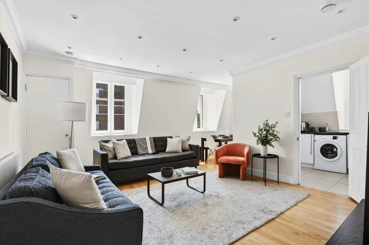 Flat Glendower Place in Greater London