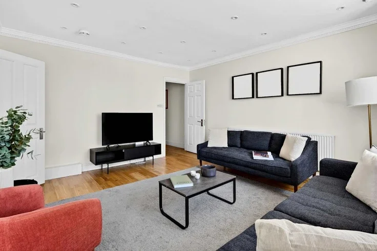 Flat Glendower Place in Greater London