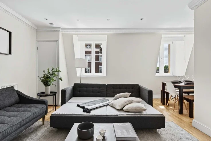 Flat Glendower Place in Greater London
