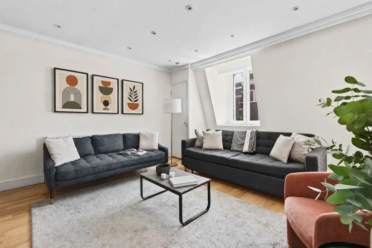 Flat Glendower Place in Greater London