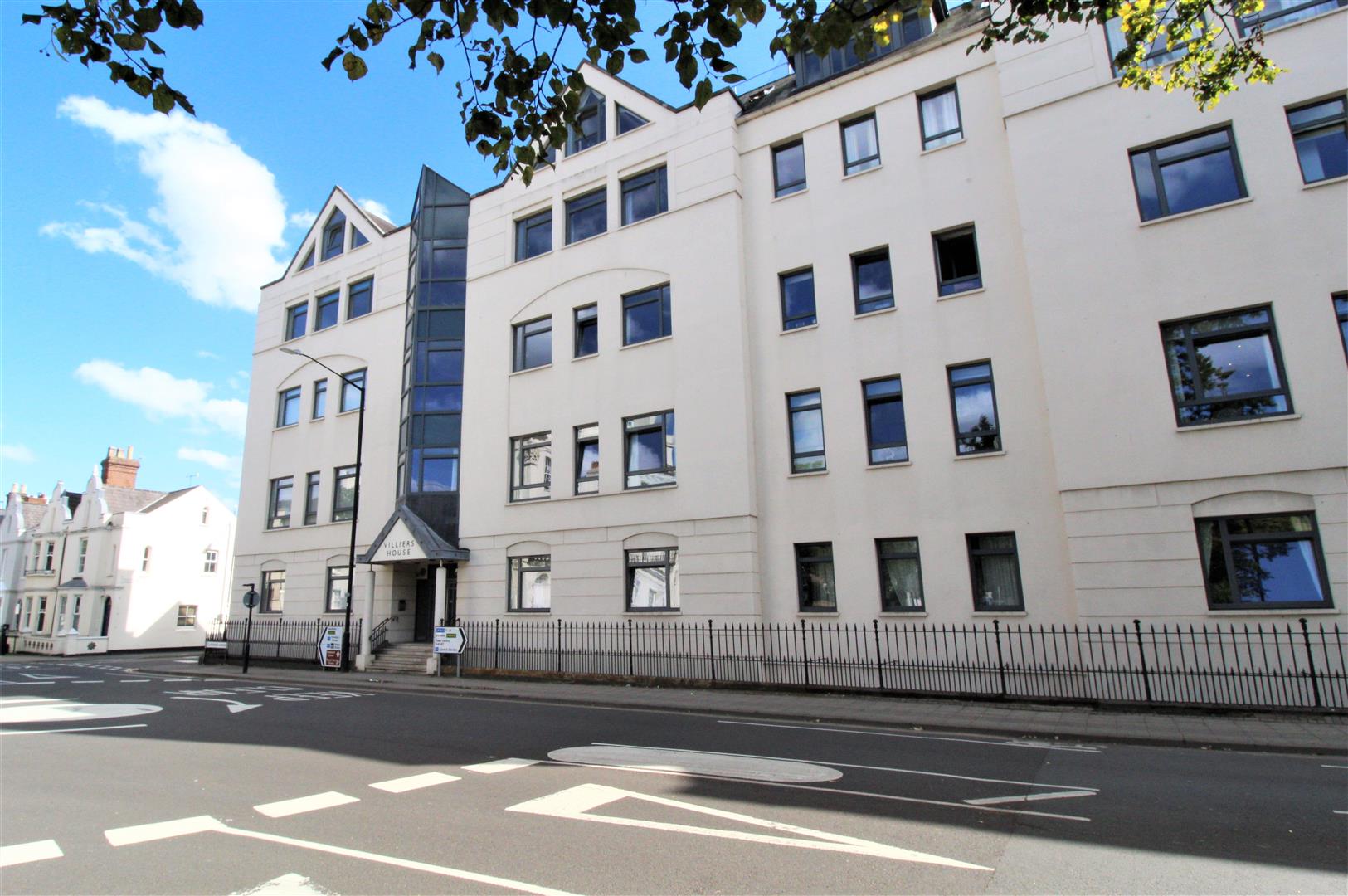 Flat Clarendon Avenue in Royal Leamington Spa
