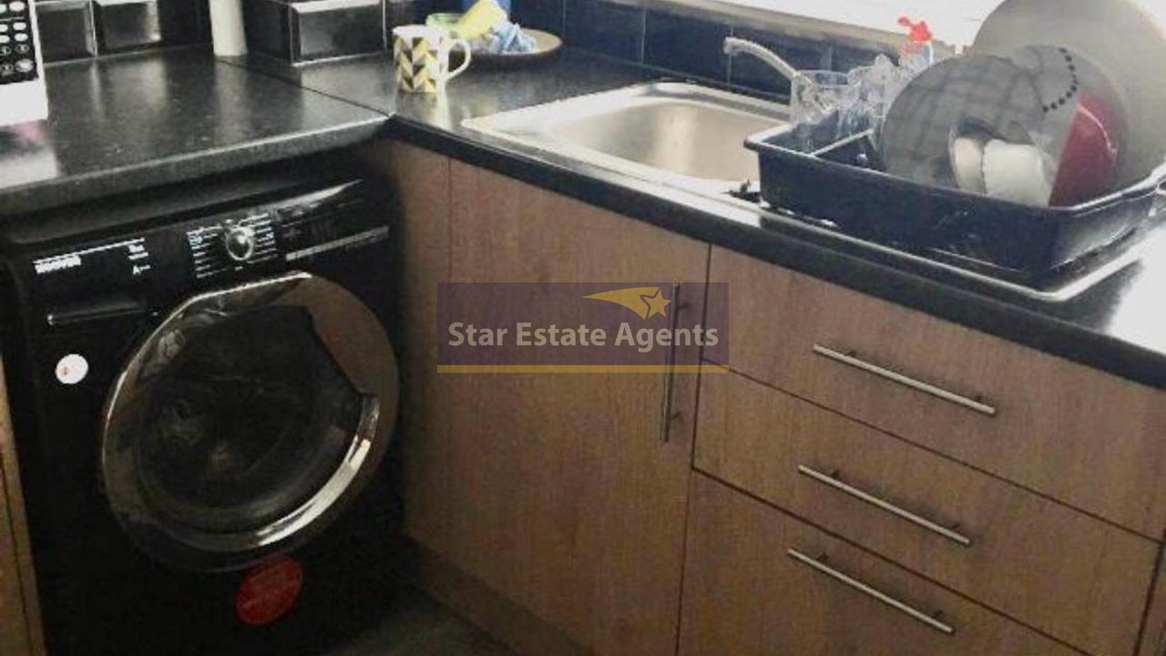 Room Estridge Close in Greater London