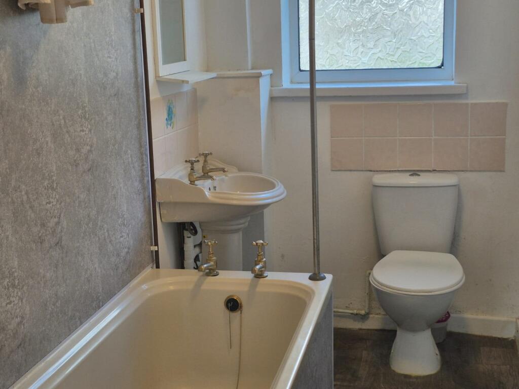 Flat Bedw Road in Pontypridd